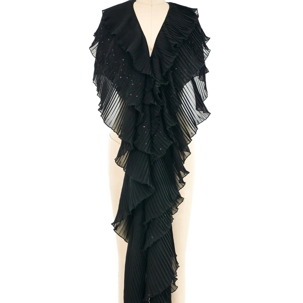 Alberto Makali Elegant Black Ruffled Scarf